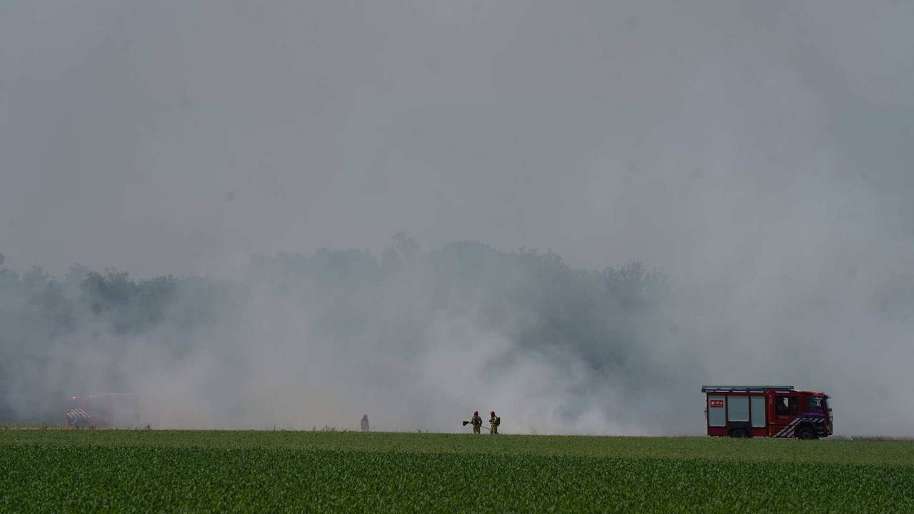 De brand ging gepaard met veel rook (foto: WdG/SQ Vision).
