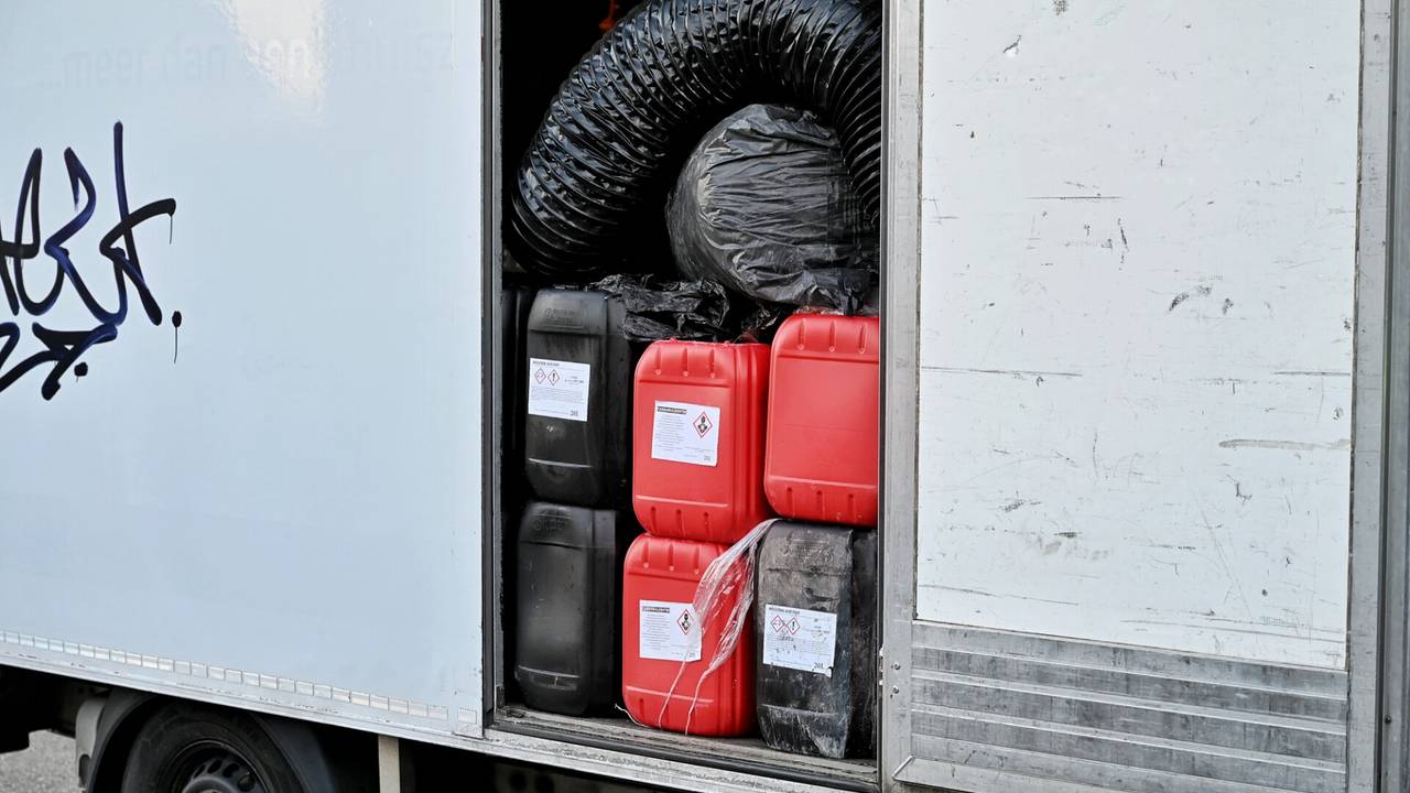 Een deel van de drugslading (foto: Toby de Kort/SQ Vision).