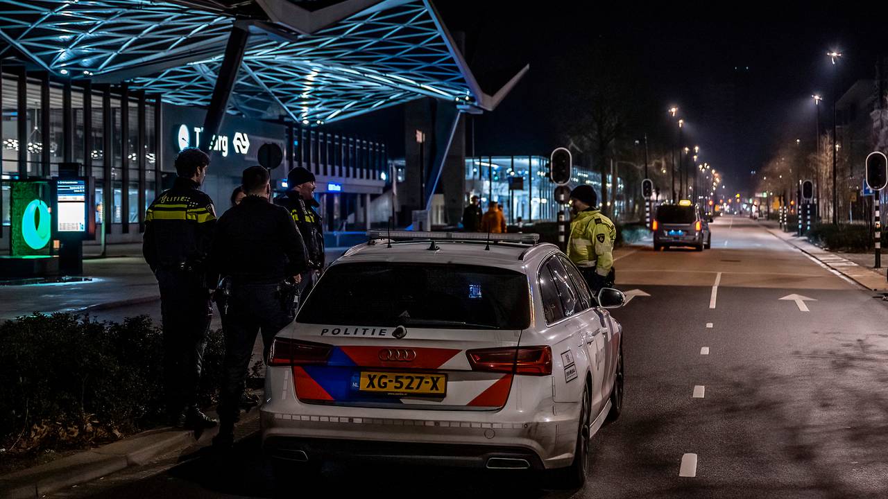 Taxi driver hits pedestrian (22) at crossing in Tilburg