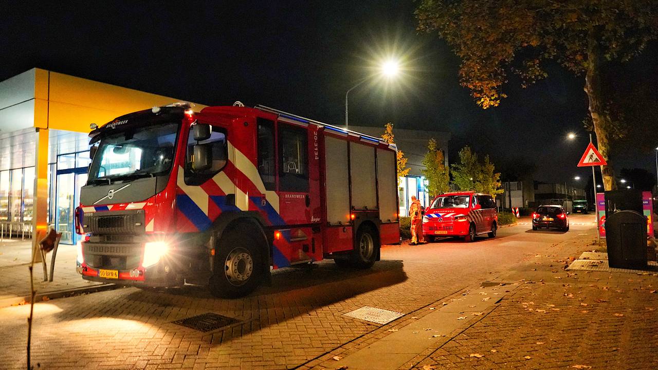 De brandweer heeft metingen gedaan (foto: Jeroen Stuve/SQ Vision).