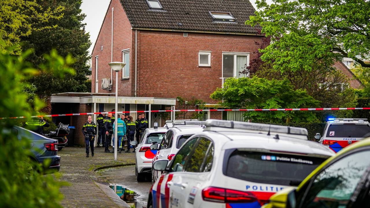 Het huis waar de vader dood werd gevonden (foto: SQ Vision).