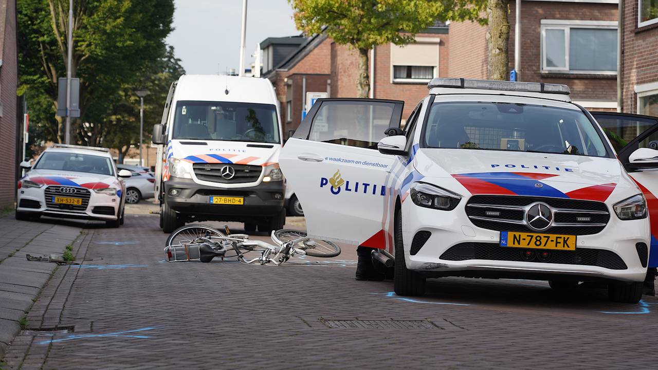 Agenten Rijden Vluchtende Inbreker Aan Die Er Op De Fiets Vandoor Ging ...