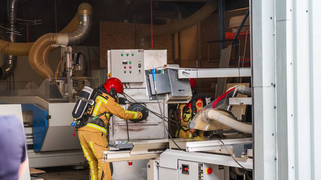 Brand bij houtverwerkingsbedrijf (foto: Dave Hendriks/SQ Vision).