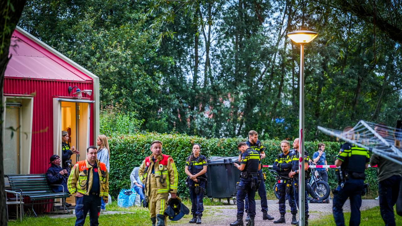 Politie heeft een deel van de omgeving afgezet (foto: SQ Vision).