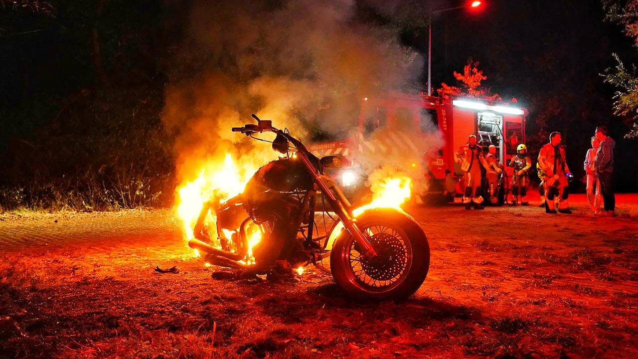 De motor was amper te redden (foto: Jeroen Stuve/SQ Vision Mediaprodukties).