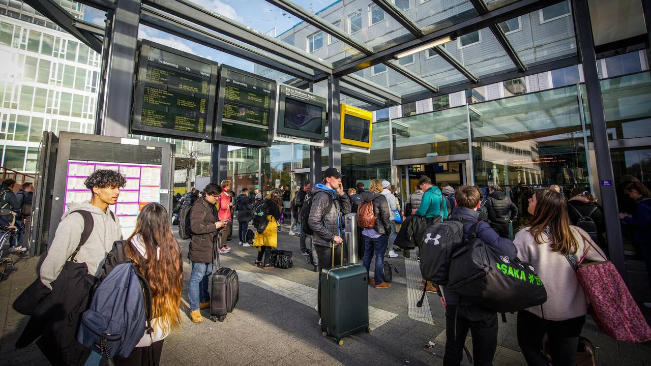 Hundreds of travelers have to leave Eindhoven station after a false alarm