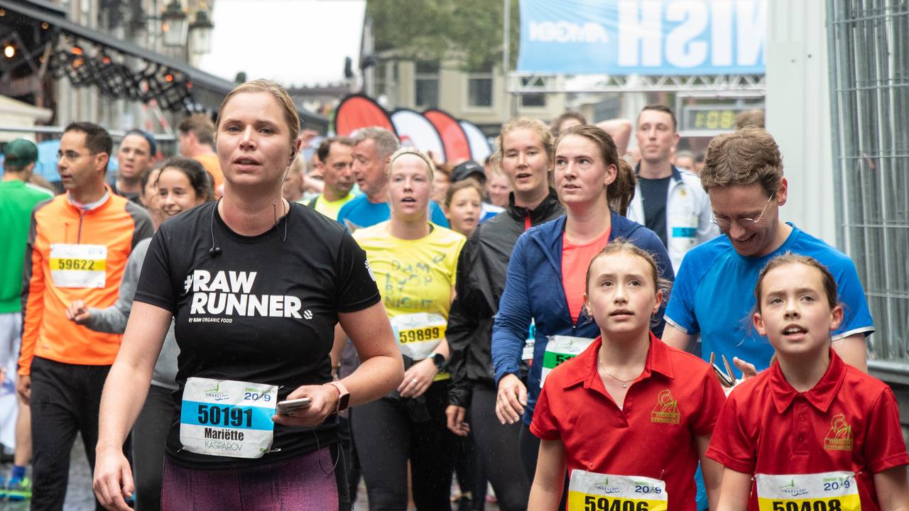 Deelnemers aan de Singelloop in Breda in 2019 (foto: Kevin Cordewener).