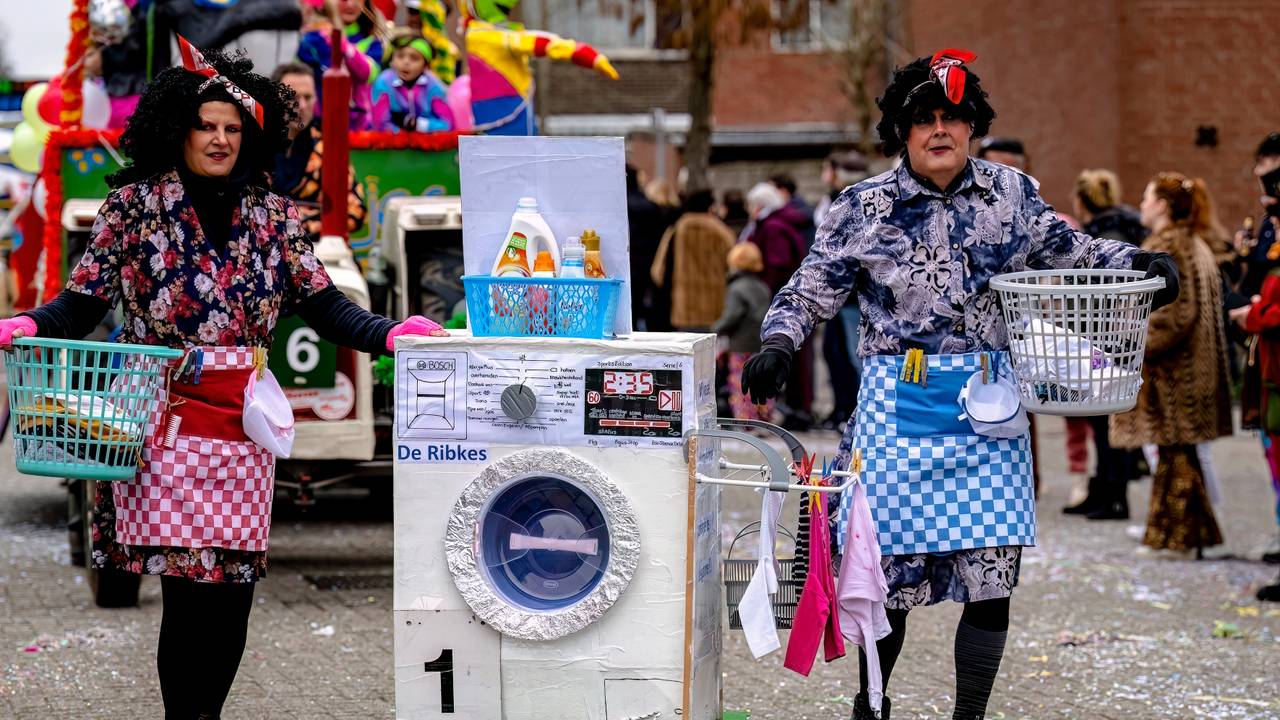 Duo tijdens grote optocht in Zevenbultenland (foto: Eye4Images)