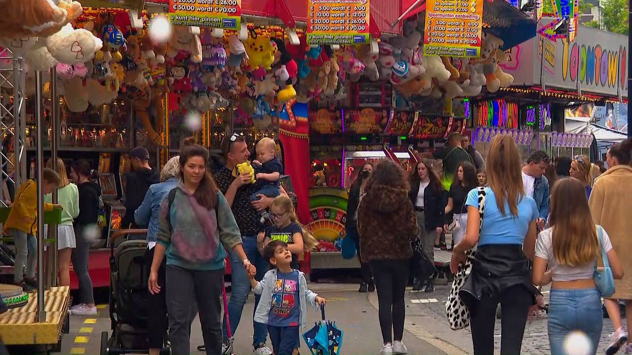 De kermis moet vroeger dicht.