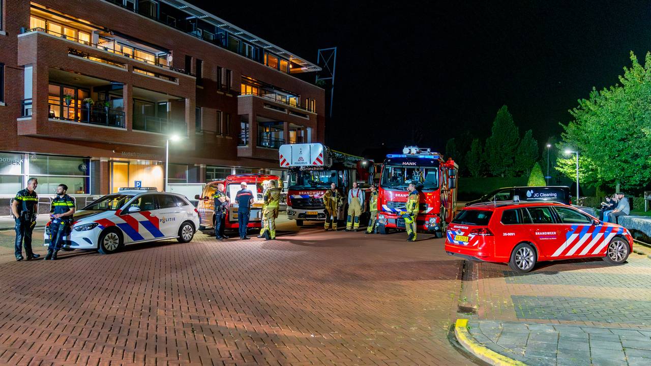 Het appartementencomplex in Werkendam dat werd ontruimd. Foto: Jurgen Versteeg / SQ Vision