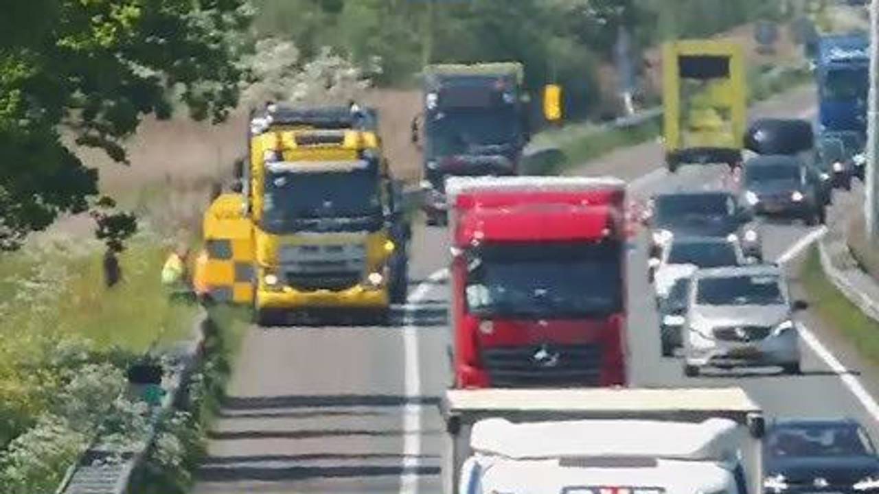Vertraging op A58 door ongeluk met twee vrachtwagens.