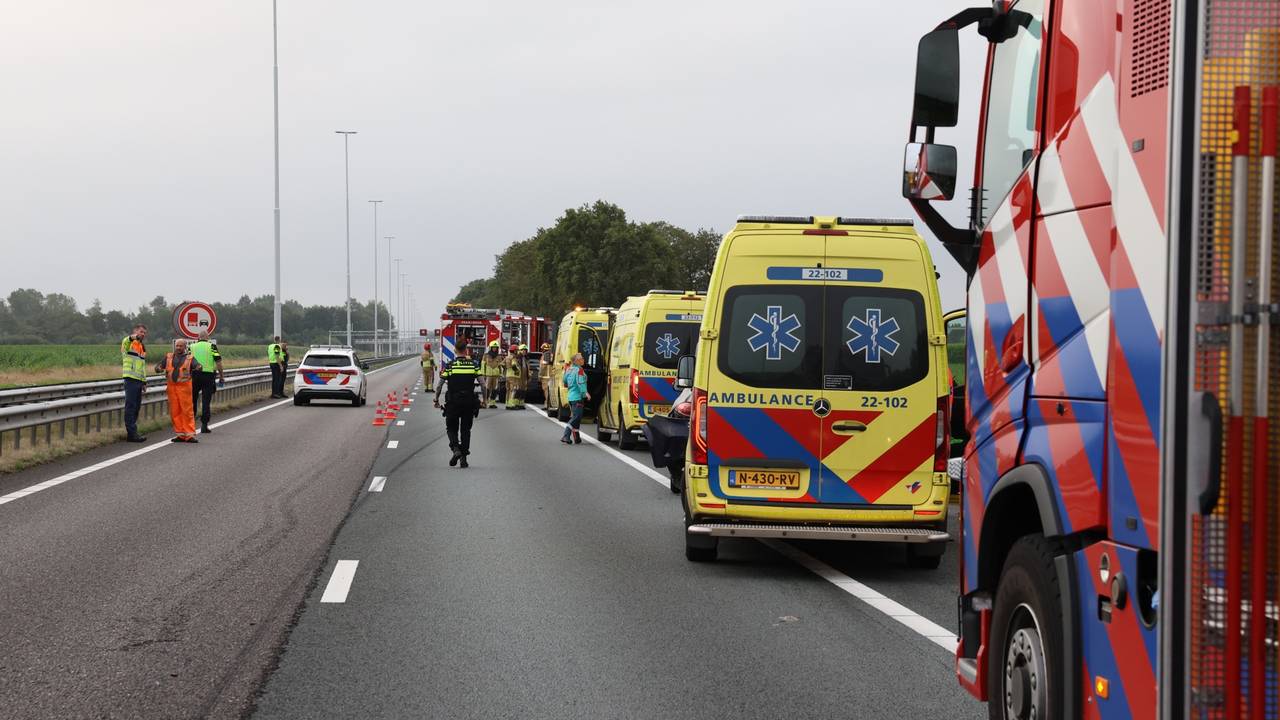 Drie Auto's Botsen Op A58, Een Auto Vat Vlam - Omroep Brabant