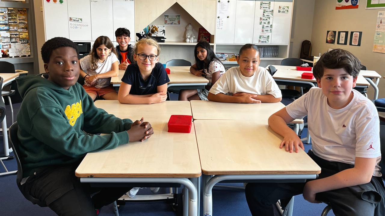 Kinderen van groep acht van Evangelische Basisschool Online in Eindhoven (foto: Rogier van Son).