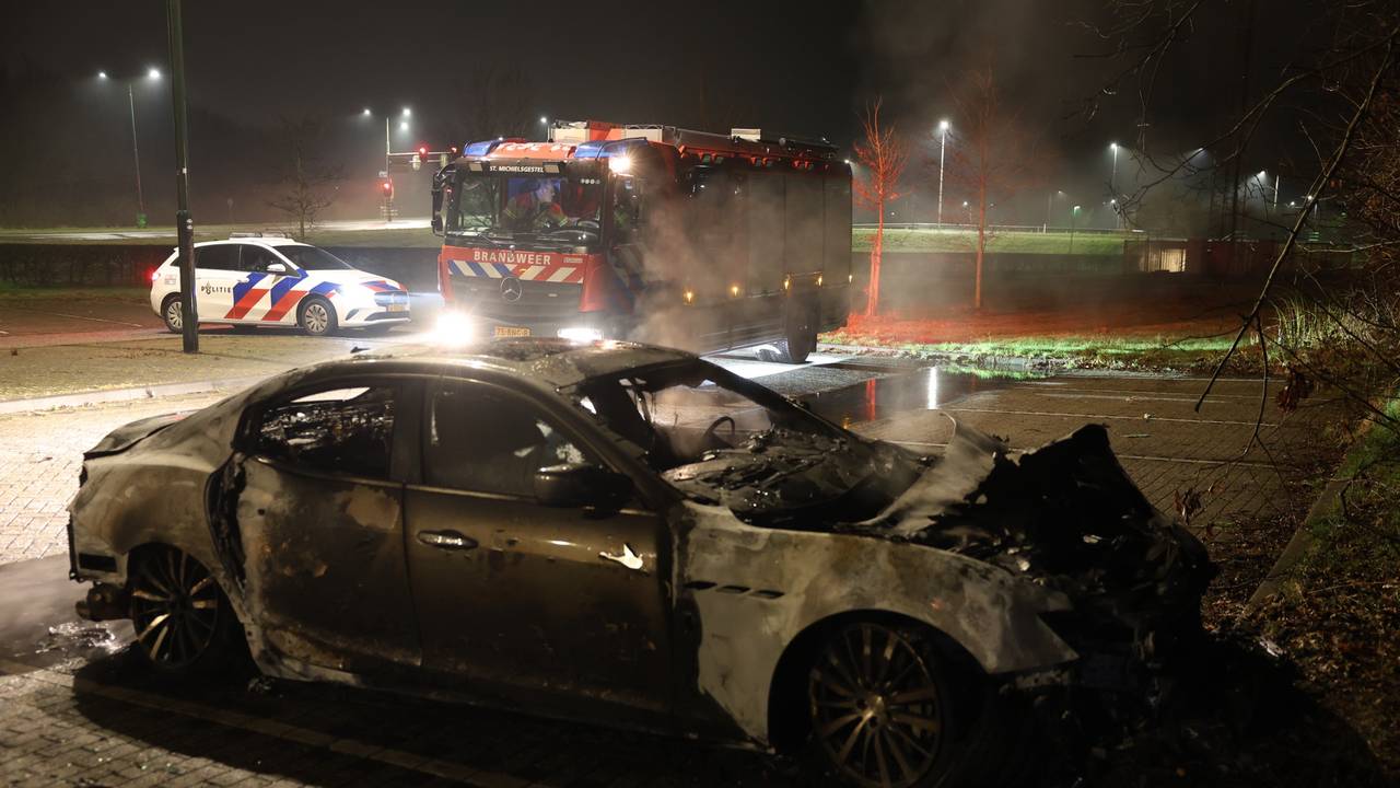 Van de Maserati aan het Kampspoor in Boxtel bleef weinig over (foto: Sander van Gils/SQ Vision).