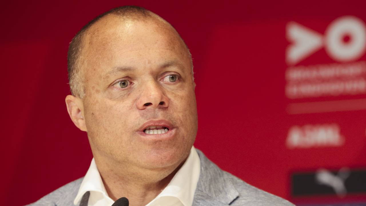 Technisch directeur Earnest Stewart verlengt contract bij PSV