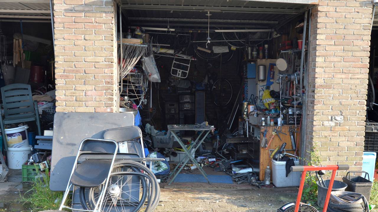De garagebox in Breda die door brand werd getroffen (foto: Perry Roovers/SQ Vision).