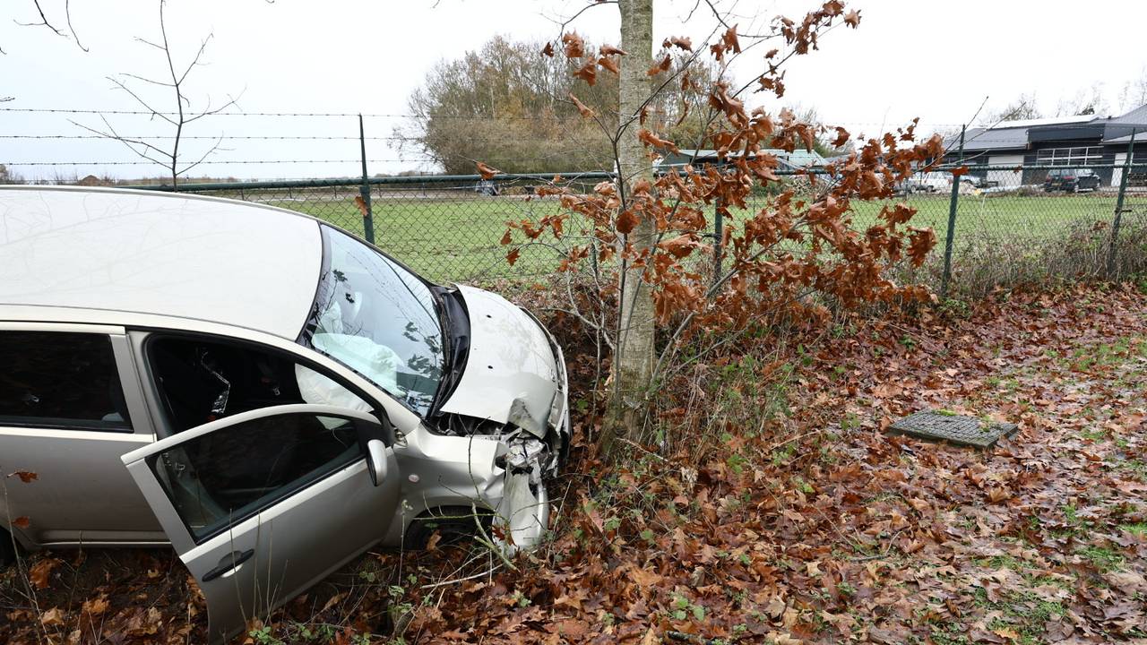 De beschadigde wagen (foto: Persbureau SK-Media/SQ Vision).