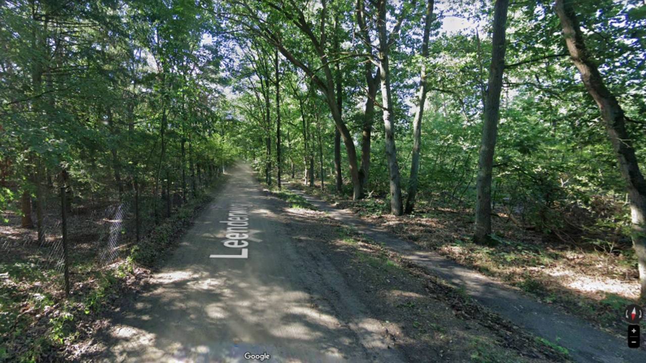 Het meisje werd zondagmiddag door een onbekende man van haar fiets getrokken (bron: Google Streetview)
