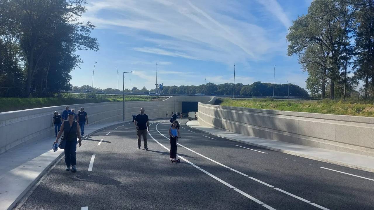 Nieuwe tunnel onder A2 en N2 bij Eindhoven na 'monsterklus' geopend