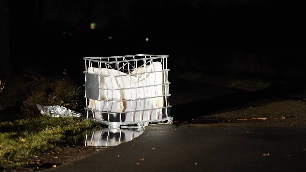 Zeker de helft van het vat stroomde de natuur in (foto: Jeroen Stuve/SQ Vision).