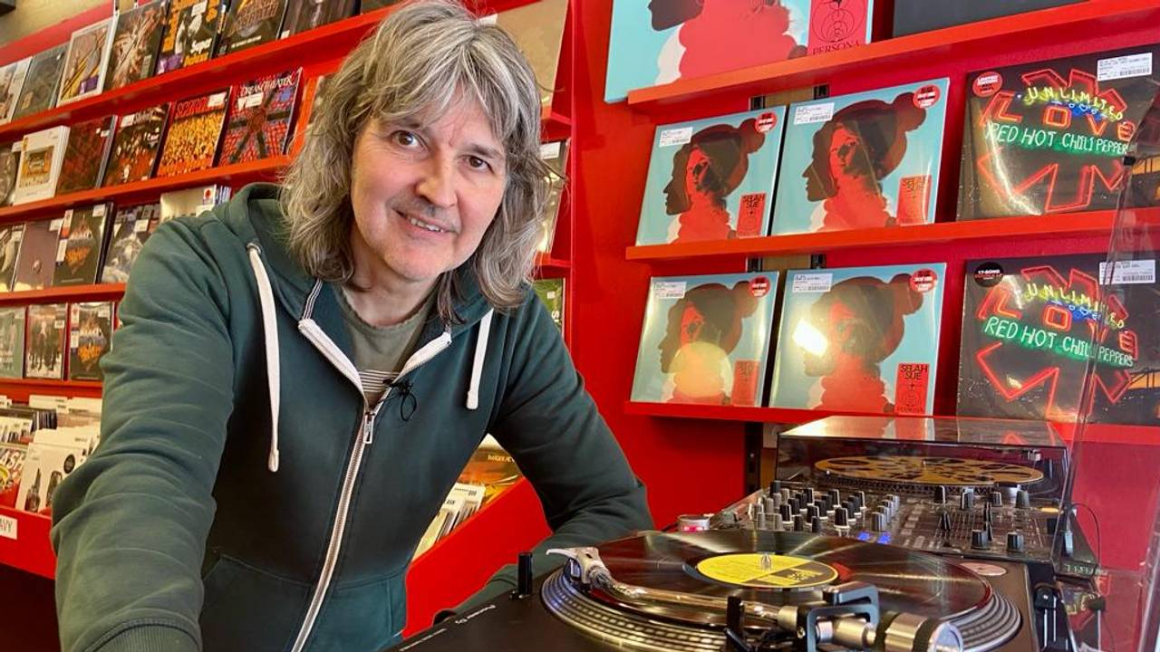 Gilly prijst vinyl: ‘Ik heb er altijd in geloofd’