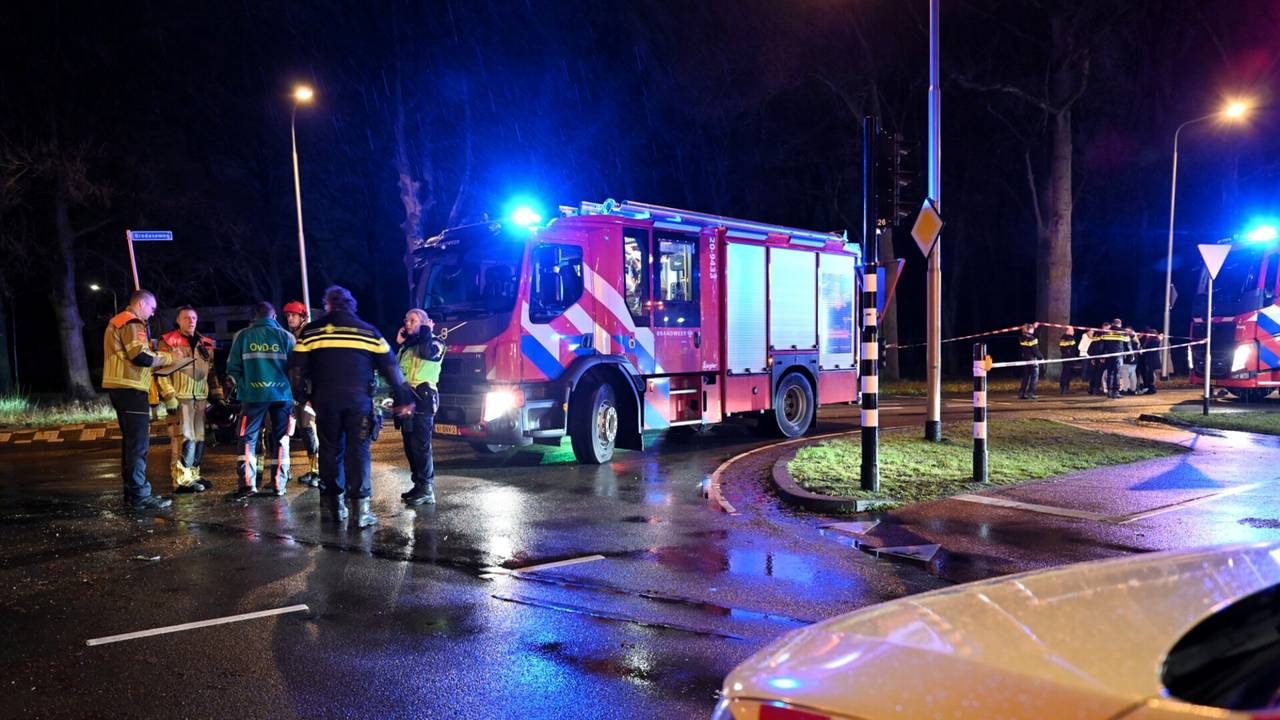 Het kruispunt werd na het ongeluk afgezet (foto: SQ Vision).