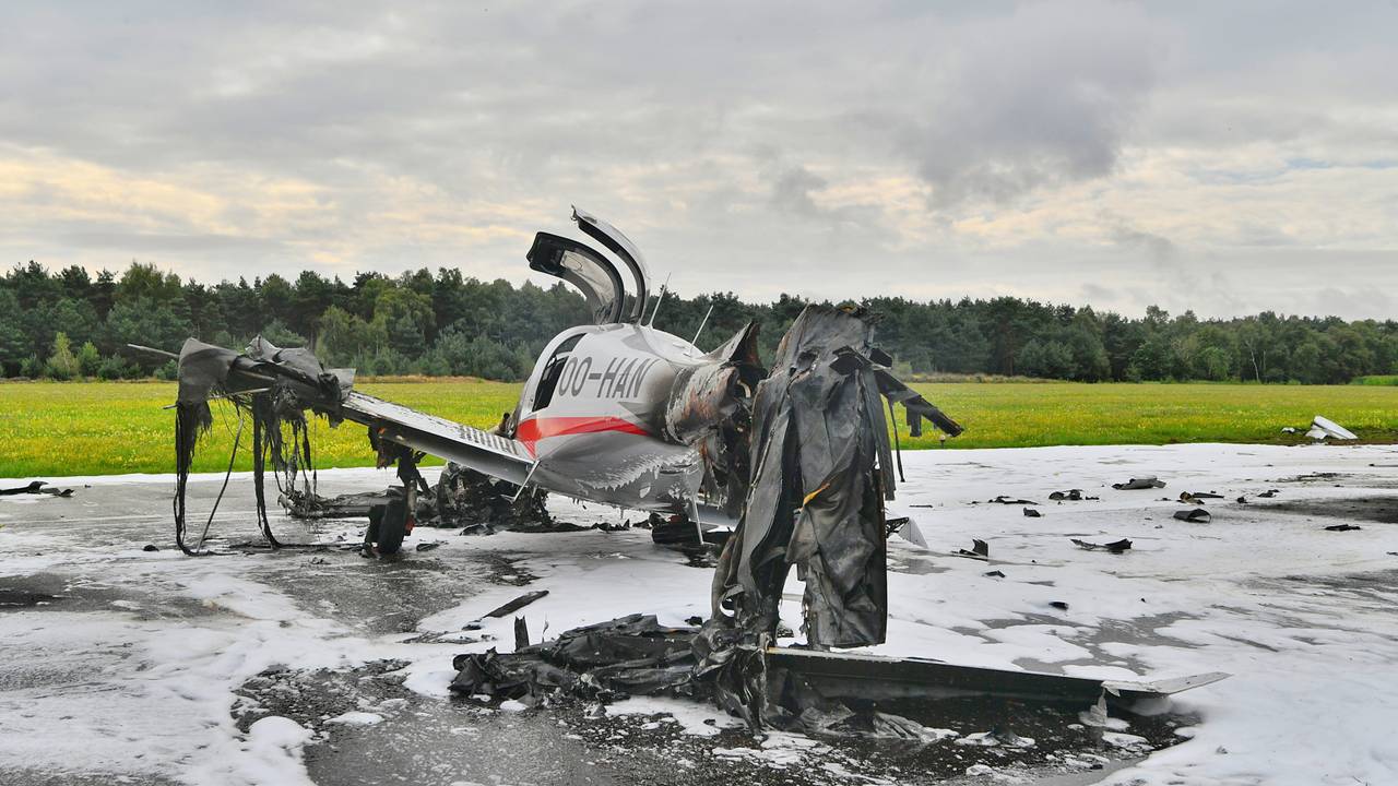 De piloot is nagekeken door ambulancepersoneel (foto: Rico Vogels/SQ Vision).