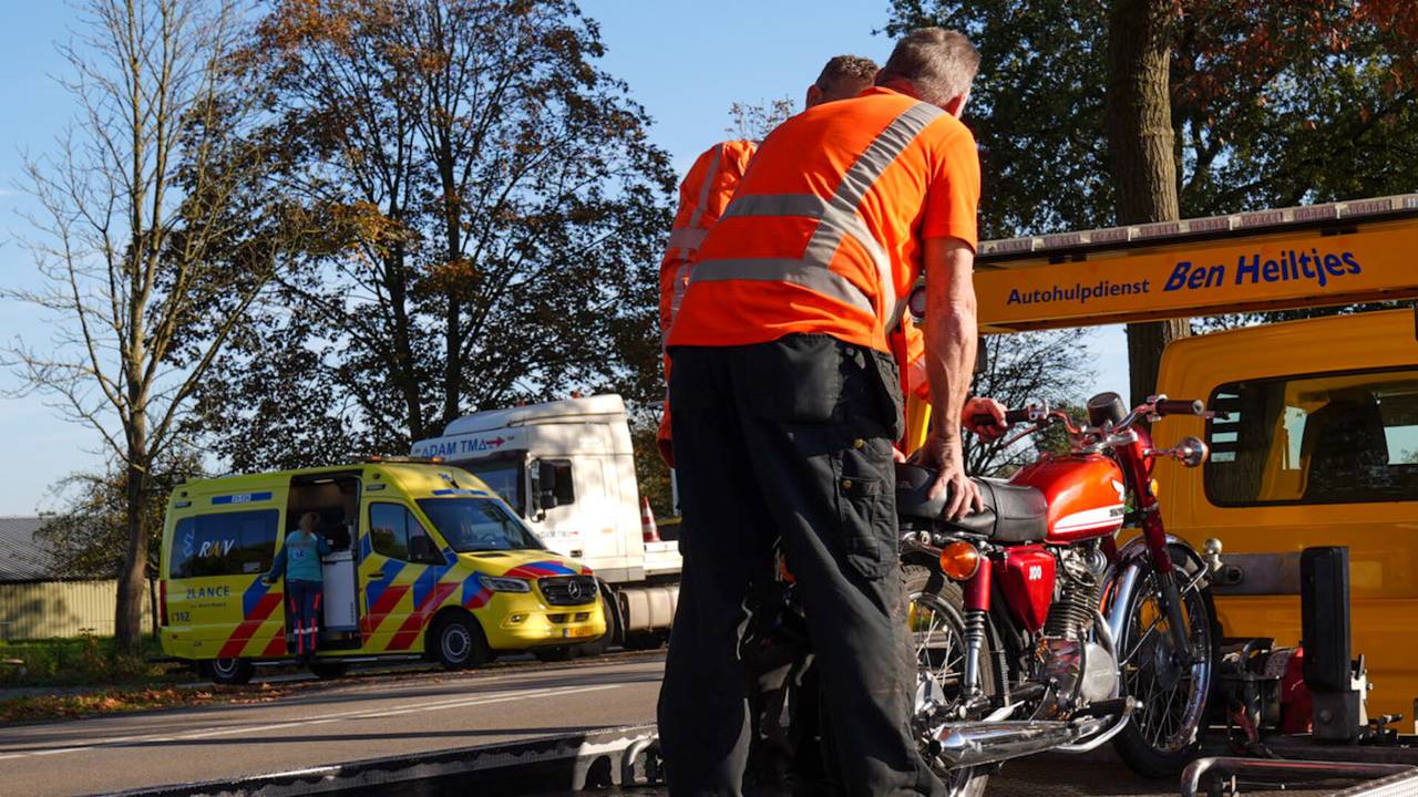 De motor wordt afgevoerd (foto: Harrie Grijseels/SQ Vision).