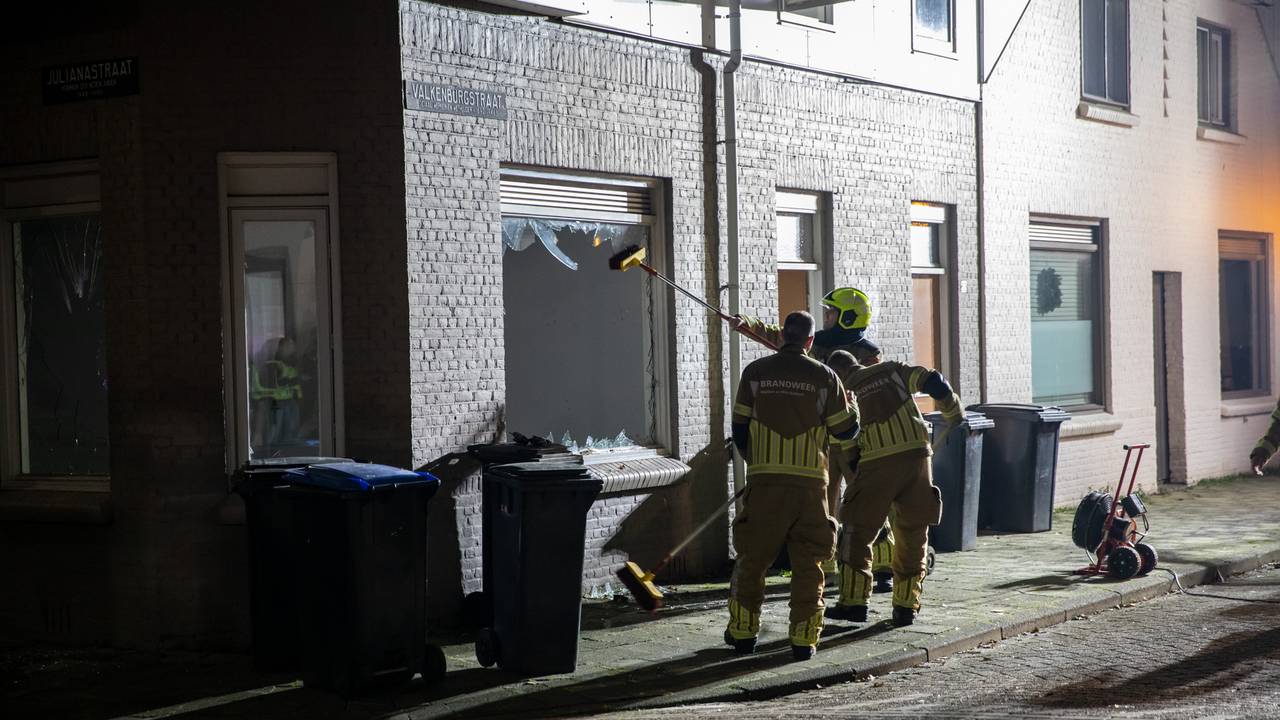 De brandweer in de weer (foto: Christian Traets/SQ Vision Mediaprodukties).