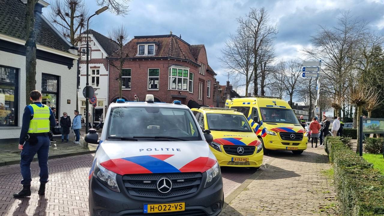 Aanrijding auto en fietser in Oisterwijk (foto: Toby de Kort/SQ Vision).