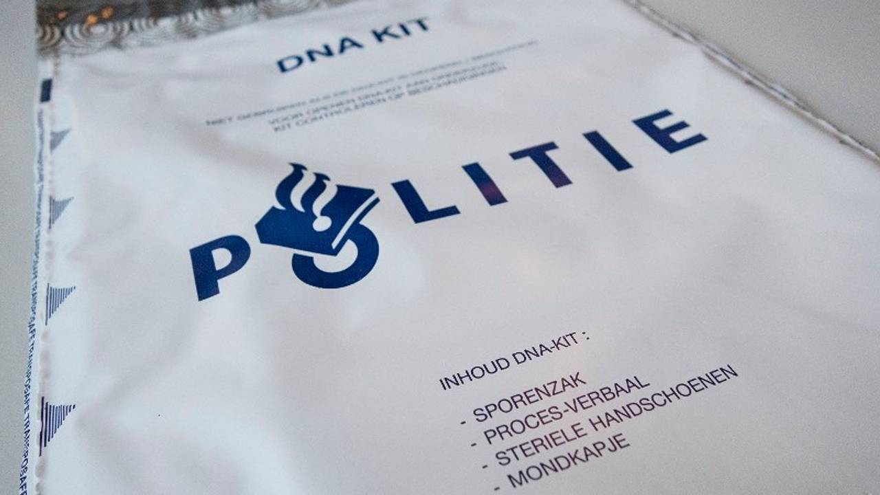 De politie vond DNA-sporen in de auto en winkel (foto: politie.nl).