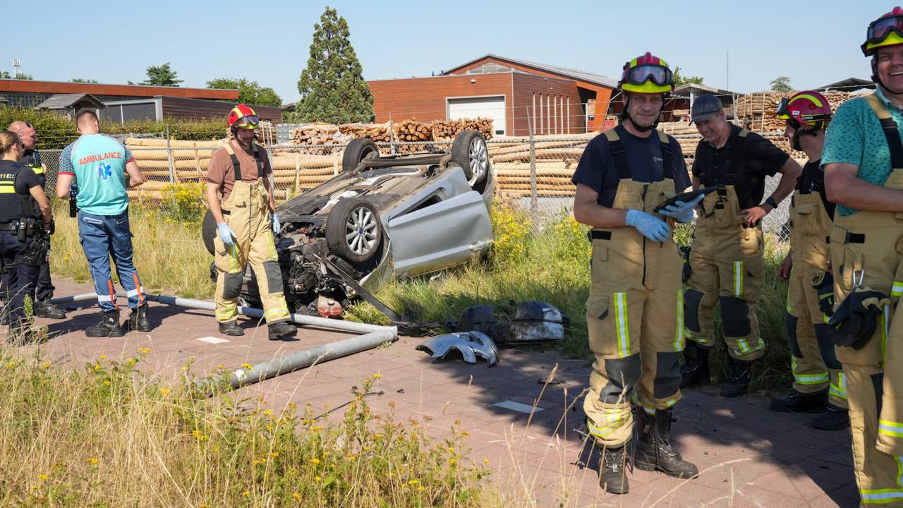 Brandweer en politie verleenden hulp (foto: Harrie Grijseels/SQ Vision Mediaprodukties).