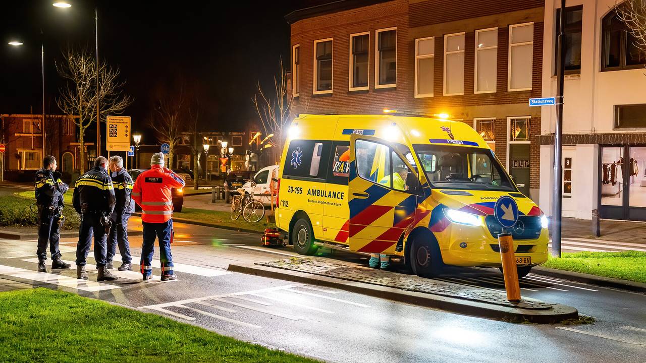 gewonde bij aanrijding • autos autoshowroom uitgebrand.