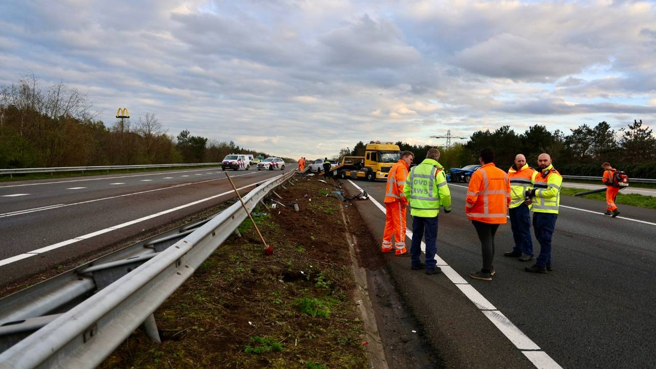 De A73 is uren afgesloten (foto: Persbureau SK-Media/SQ Vision).