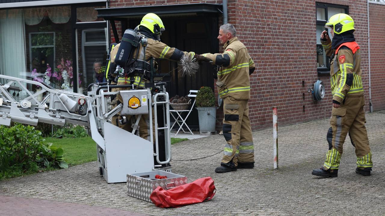 De klus op het dak is geklaard (foto: Sander Van Gils/SQ Vision Mediaprodukties).