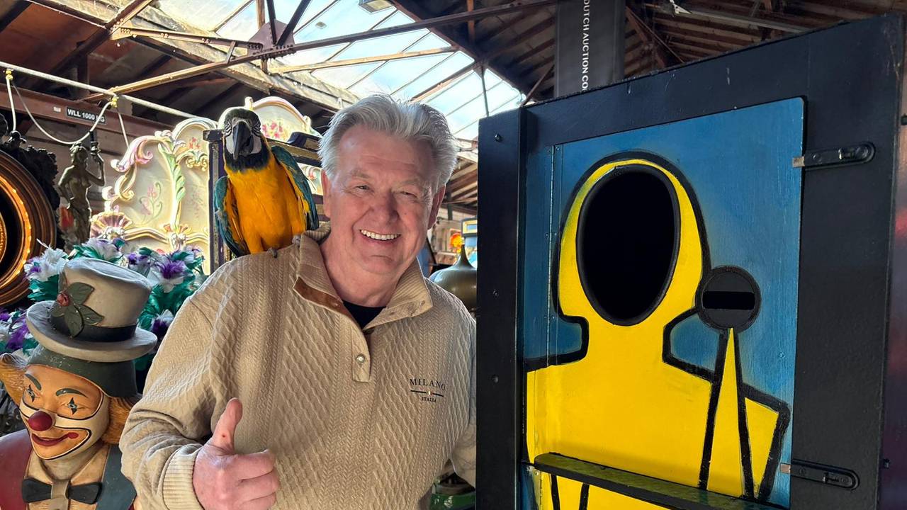 Goochelaar Richard veilt zijn magische spullen