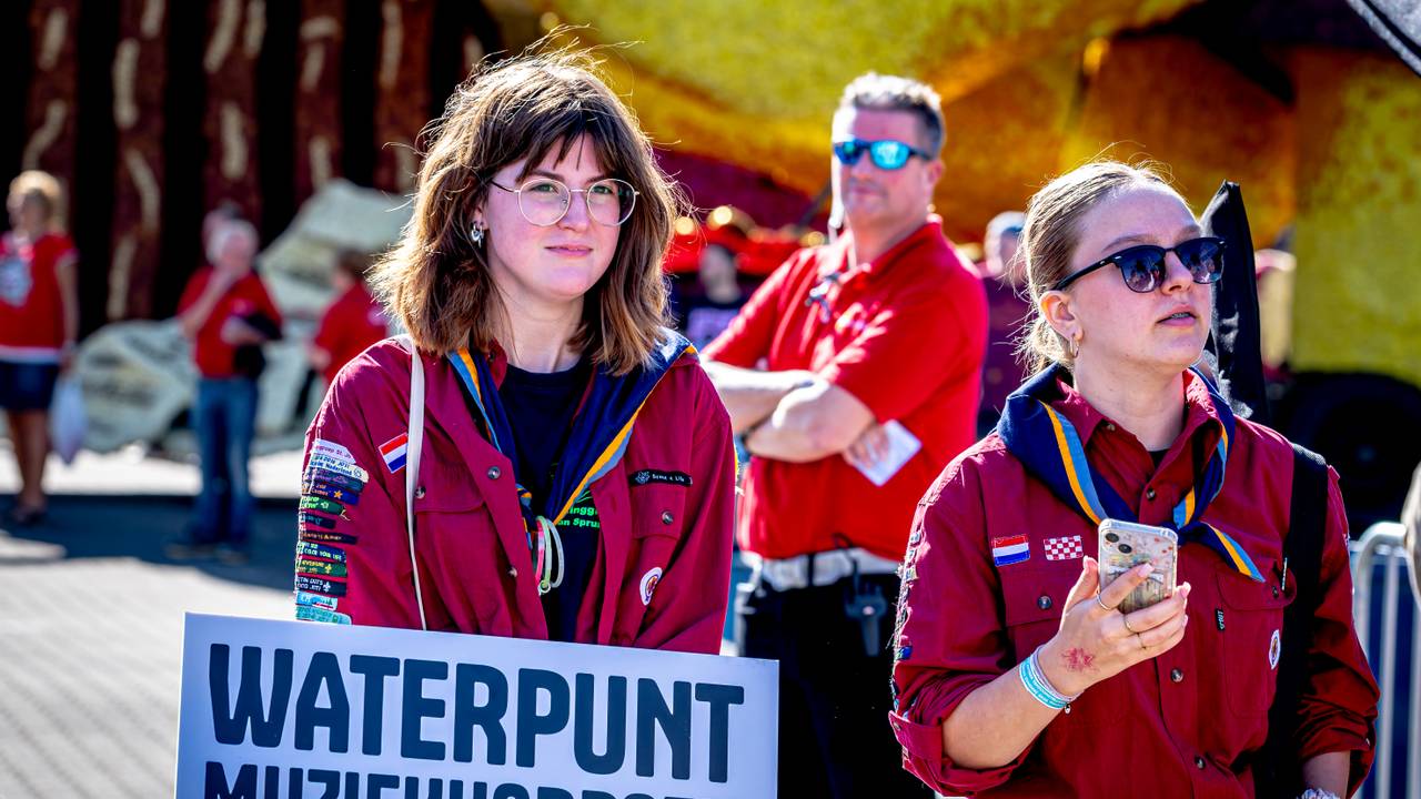 Er moet genoeg water gedronken worden met dit weer (foto: Eye4images B.V. / Marcel van Dorst)