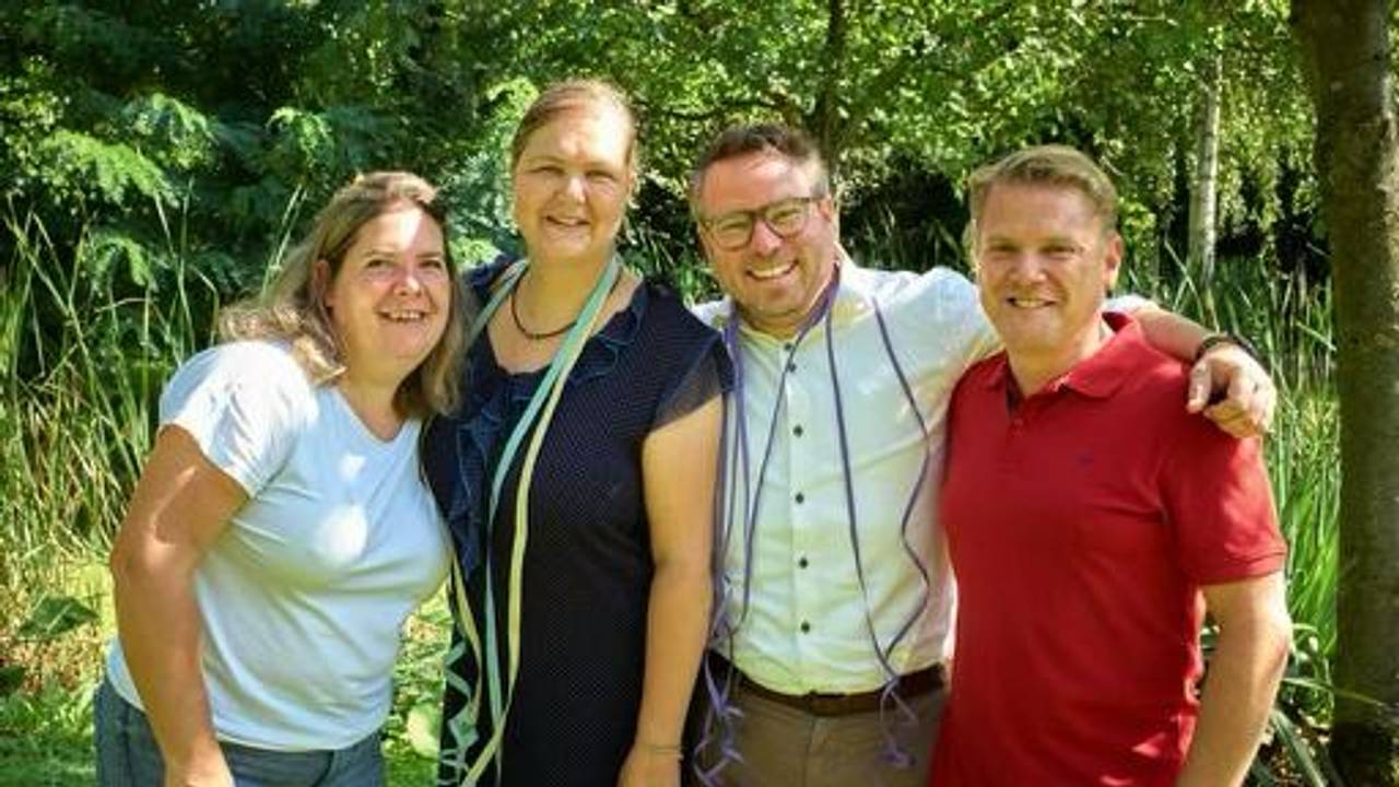 De organisatie van het benefietdiner. Van links naar rechts: Charlotte, Nienke, Dirk, Arno.