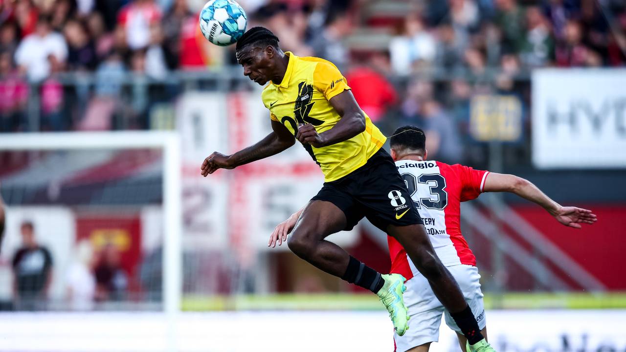 Banzuzi in 2023 als speler van NAC. (Foto: Pieter van der Woude/Orange Pictures)