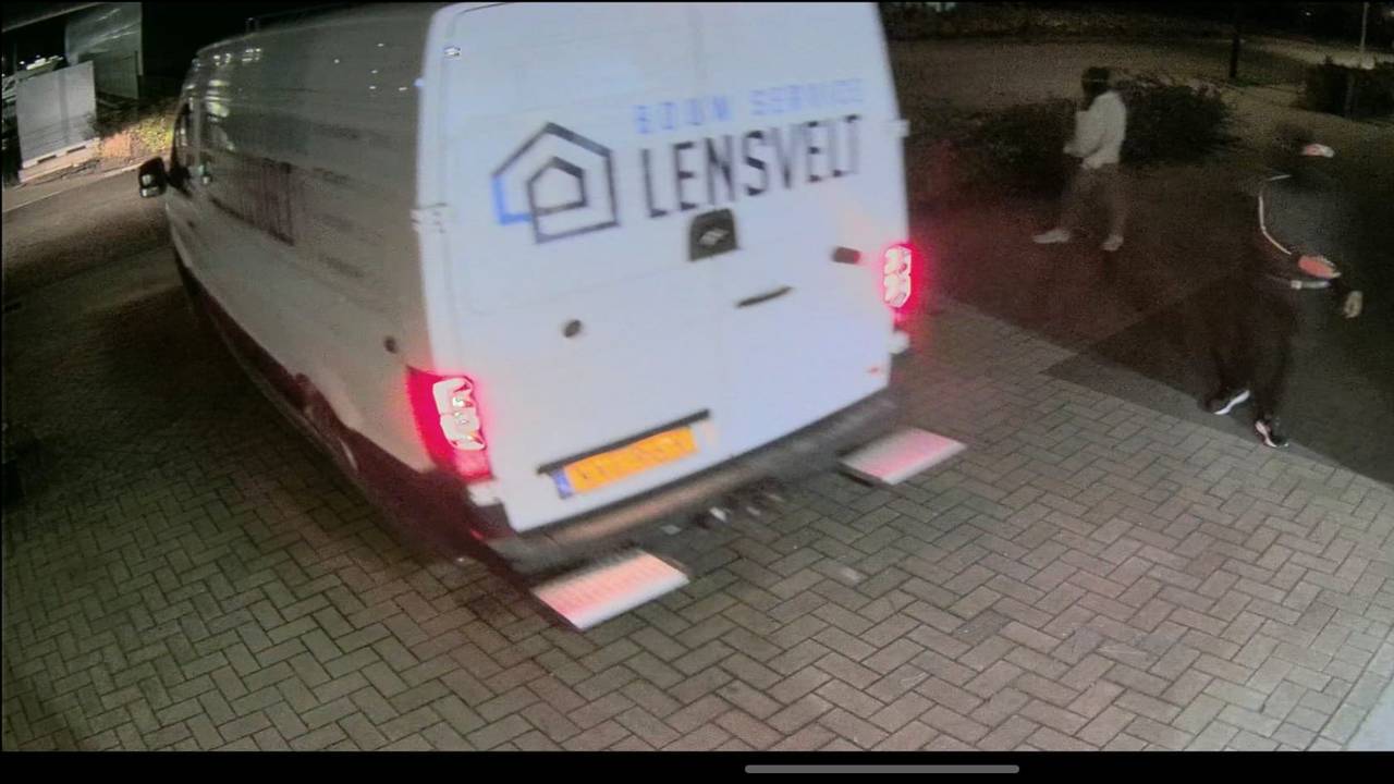 De werkbus van Kevin Lensvelt werd anderhalve week geleden gestolen (foto: Bouwservice Lensvelt).