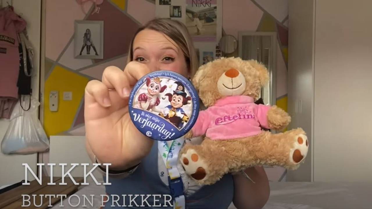 Nikki is ook te zien in de video (beeld: YouTube)