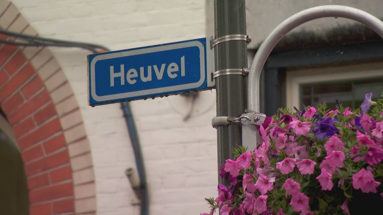 Straatnaambord Heuvel in Geldrop