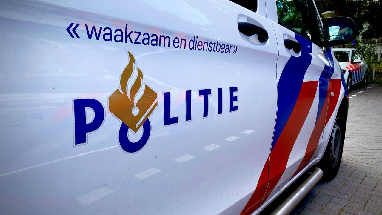 Politiebureau in Helmond ontruimd nadat iemand explosief ...