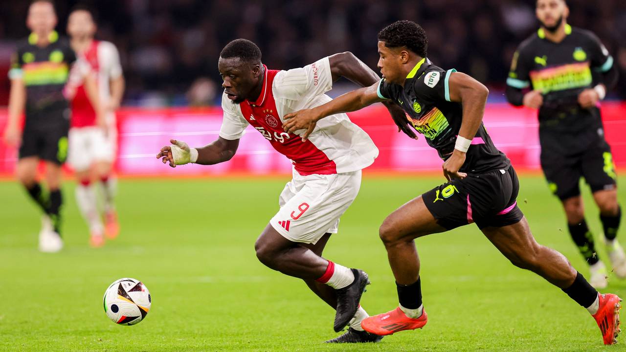 Miserable PSV suffers its first defeat of the season against Ajax