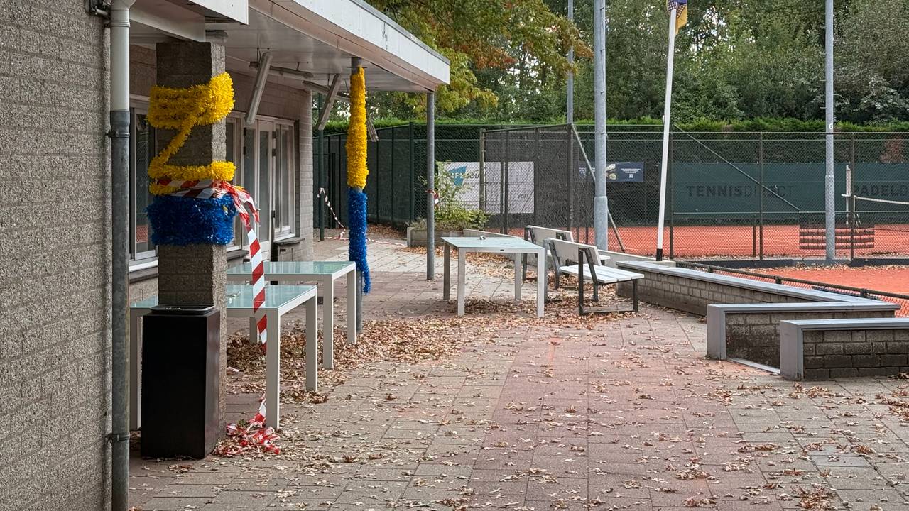 Het tennispark waar de vernielingen zijn gepleegd (foto: Raymond Merkx).