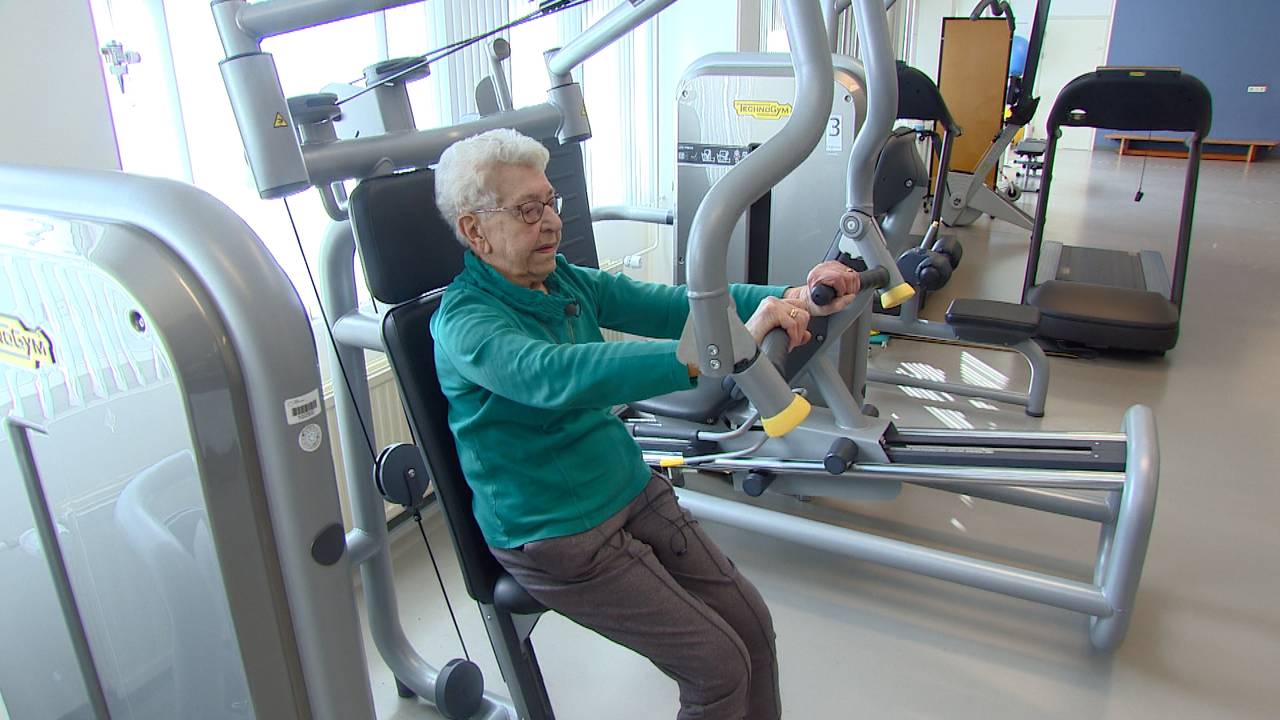 Nel (88) werd fitter gemaakt voor haar operatie