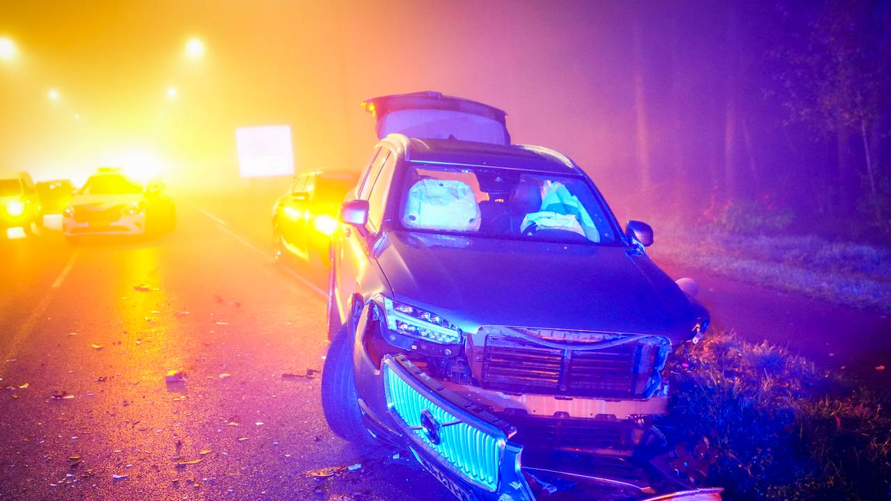Eén van de twee zwaar beschadigde auto's (foto: SQ Vision).