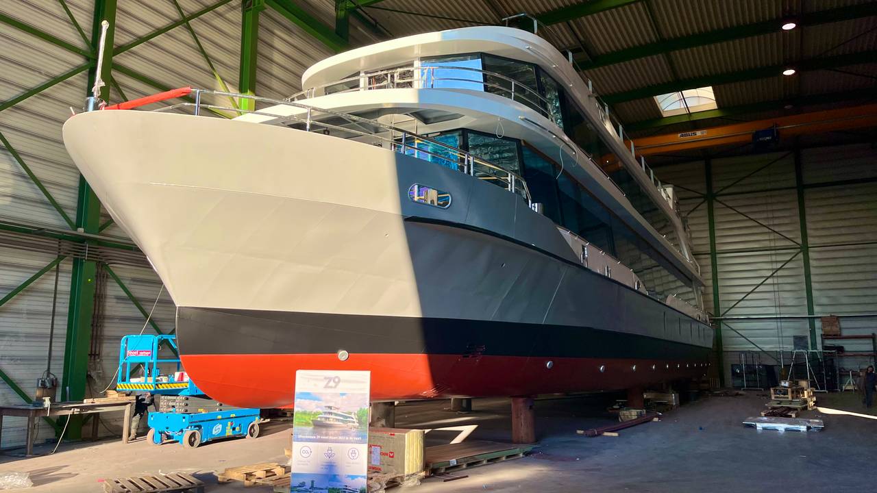 De volledig elektrisch aangedreven Zilvermeeuw Z9 in aanbouw (foto: Raoul Cartens).