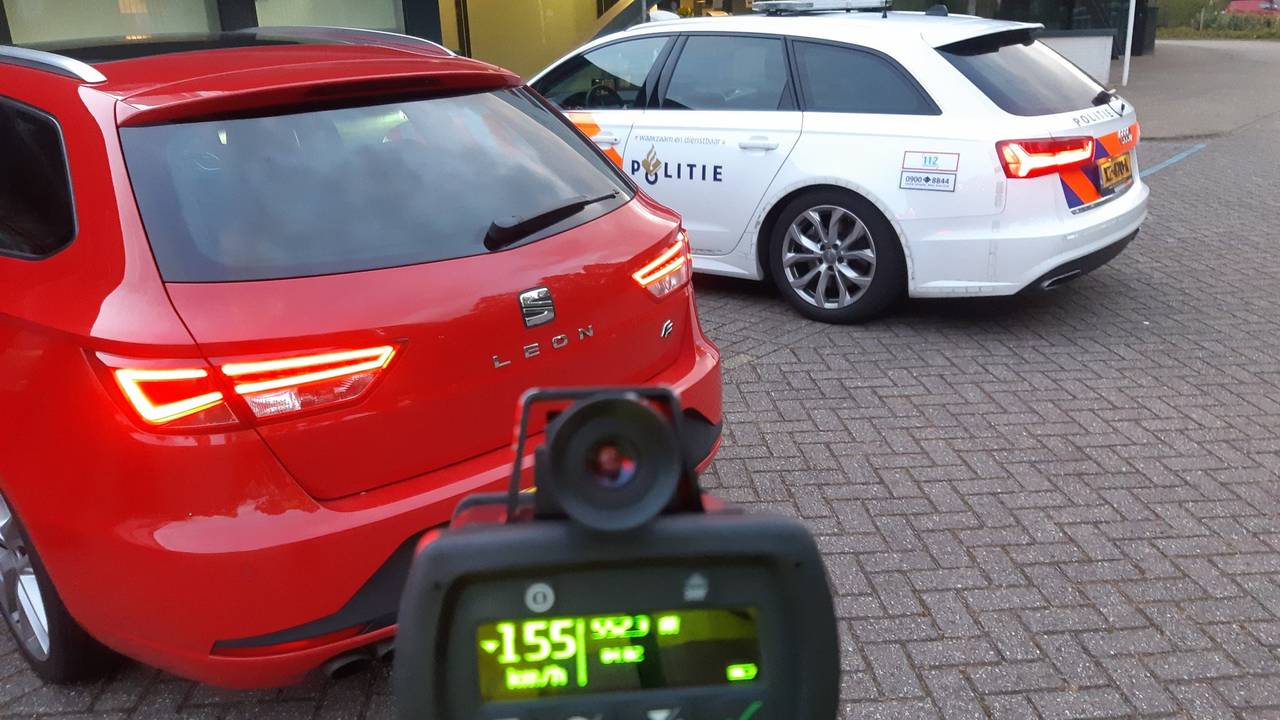 De automobilisten werden betrapt tijdens een snelheidscontrole (foto: Team Verkeer Zeeland-West-Brabant).