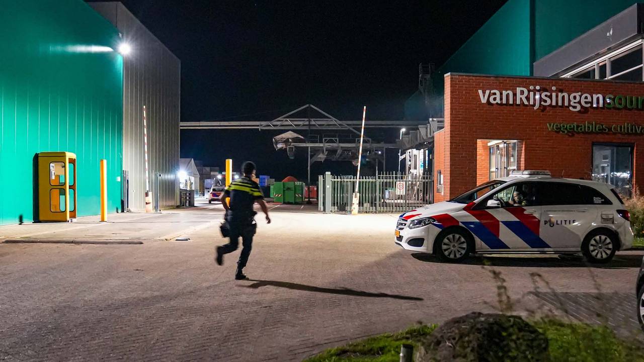 Hoe het slachtoffer in de machine bekneld kon raken, is niet naar buiten gebracht (foto: Harrie Grijseels\/SQ Vision).
